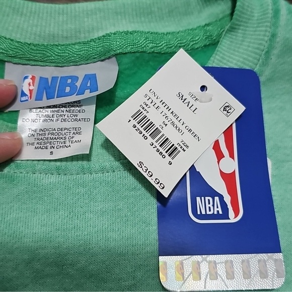 NBA Boston Celtics Women's Heathered Crew Neck Sweatshirt New With Tags - Picture 9 of 9